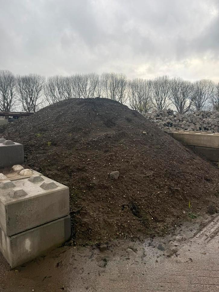 Gratis gezeefde grond - klei, Tuin en Terras, Aarde en Mest, Tuinaarde, Ophalen