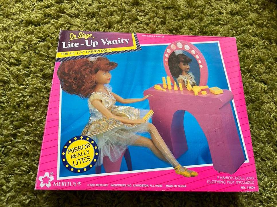 Barbie On Stage Lite-Up Vanity - Nieuw in doos, Ophalen of Verzenden, Nieuw, Overige typen