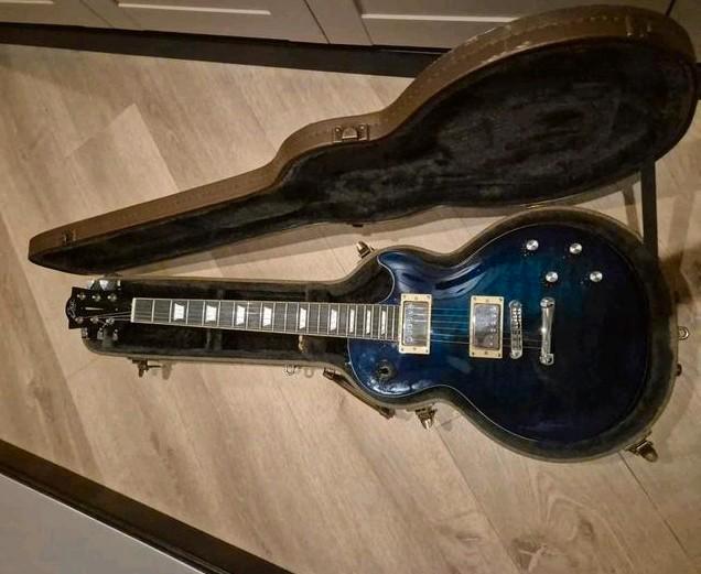Blauwe gemodificeerde eko lespaul 50's + hard case, Muziek en Instrumenten, Snaarinstrumenten | Gitaren | Elektrisch, Gebruikt