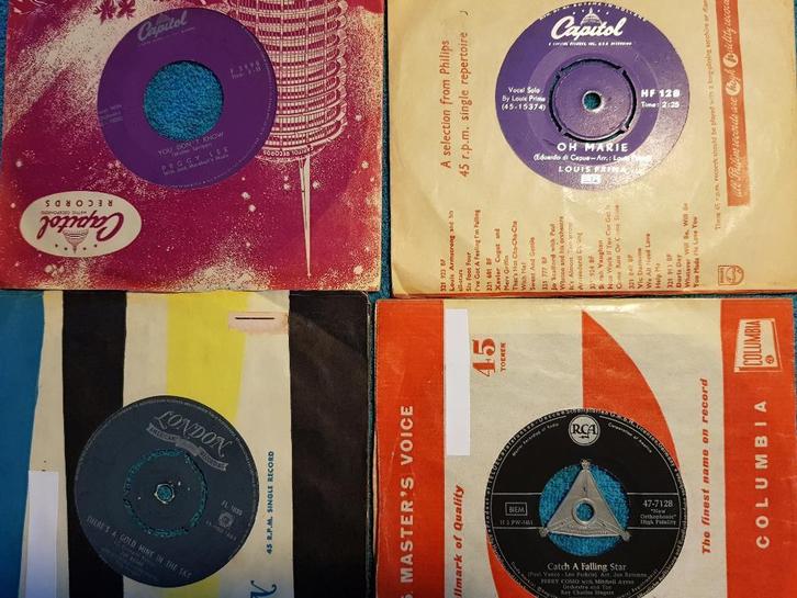 4 Singles Louis Prima / Peggy Lee / Perry Como / Pat Boone, Cd's en Dvd's, Vinyl Singles, Gebruikt, Single, Jazz en Blues, 7 inch
