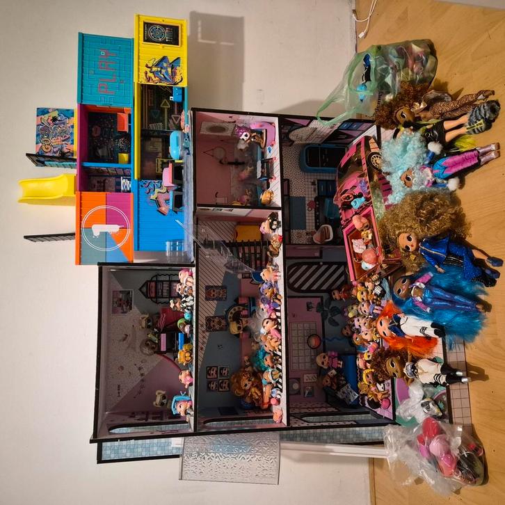 L.O.L Surprise Speelgoed, Kinderen en Baby's, Speelgoed | Poppenhuizen, Gebruikt, Poppenhuis, Ophalen
