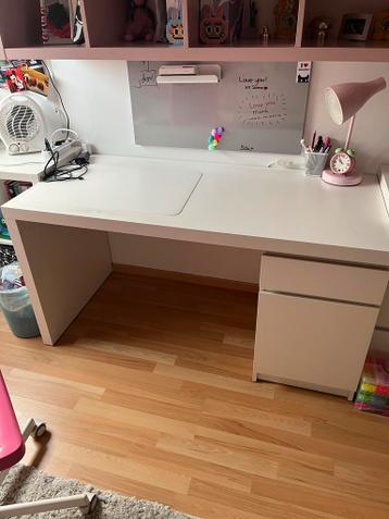 IKEA Malm Bureau 140cm - Direct Beschikbaar! - afbeelding 1