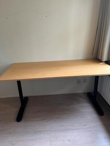 IKEA bureau BEKANT 160 x 80 cm met ander blad - afbeelding 1