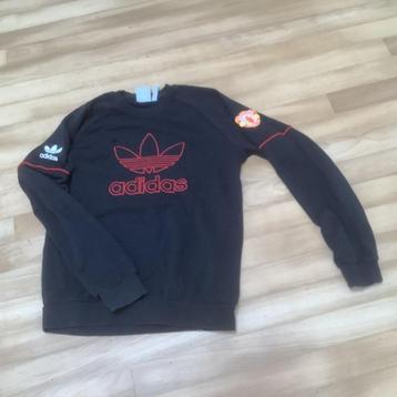 Adidas Manchester United sweaters. Maat S & M. beschikbaar voor biedingen