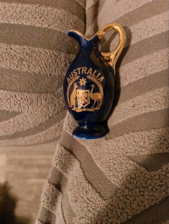 Miniatuur Vaasje Kobaltblauw met Gouden Accenten, Antiek en Kunst, Ophalen of Verzenden