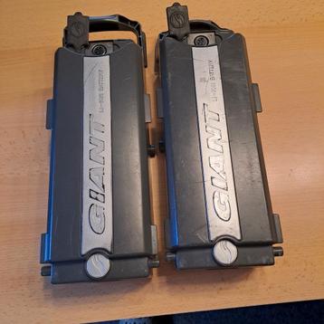 2 Giant twist accu's 26volt 4 pins beschikbaar voor biedingen