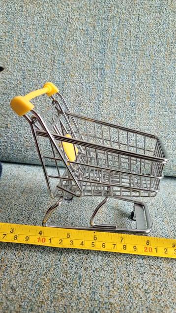 Mini IJzeren Winkelwagen beschikbaar voor biedingen