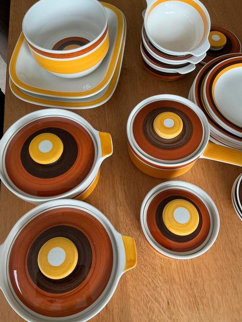 Serviesdelen Rörstrand Sweden FOKUS geel oranje retro, Huis en Inrichting, Keuken | Servies, Bord(en), Overige stijlen, Porselein