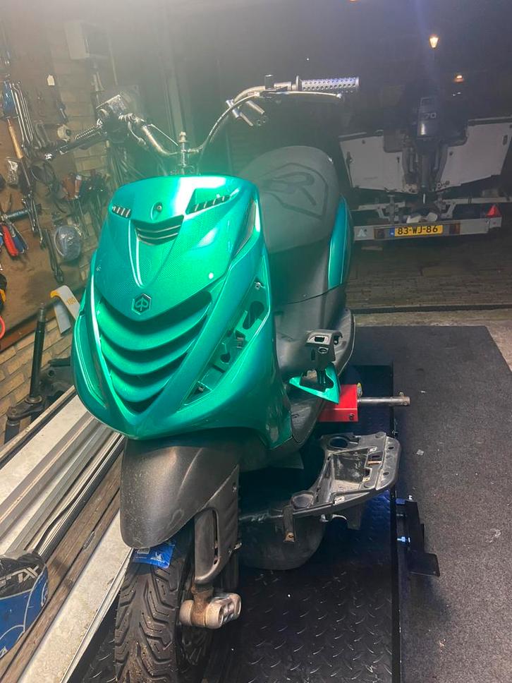 Piaggio zip brom frame custom kappen, Fietsen en Brommers, Scooters | Piaggio, Zo goed als nieuw, Zip, Benzine, Ophalen