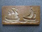 Decoratieve houten plank met houtsnijwerk zeilschepen. Sail, Ophalen