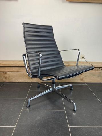 2 Vitra Eames EA 116 fauteuils , chroom, zwart leder beschikbaar voor biedingen