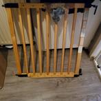 Houten verstelbaar traphekje (vastschroeven aan muur), Kinderen en Baby's, Traphekjes, Ophalen, Zo goed als nieuw, 115 cm of meer