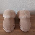Warmbat pantoffels maat 36, Ophalen, Beige, Zo goed als nieuw, Pantoffels of Sloffen