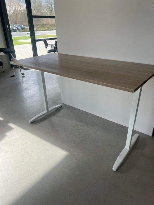 Slinger bureau, Huis en Inrichting, Bureaus, Zo goed als nieuw, Bureau, In hoogte verstelbaar, Ophalen of Verzenden