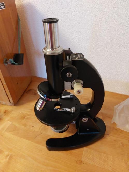 Schoolmicroscoop in houten opbergbox, Hobby en Vrije tijd, Vergrootglazen, Loepen en Loeplampen, Gebruikt, Overige typen, Ophalen