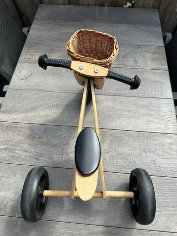 Houten loopfiets beschikbaar voor biedingen