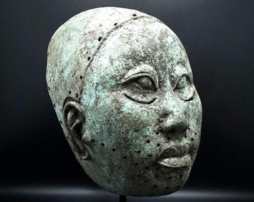 251021 OUD Oba Bronze Ife Hoofd uit Benin Nigeria. beschikbaar voor biedingen