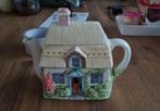 Theepot The Village Annie Rowe, Ophalen of Verzenden, Zo goed als nieuw