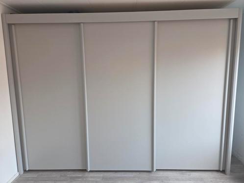 Kledingkast 3 meter., Huis en Inrichting, Kasten | Kledingkasten, Zo goed als nieuw, 200 cm of meer, 200 cm of meer, 50 tot 75 cm