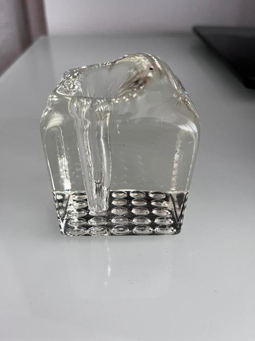 Mooi vintage blokvaasje van Solifleur, van Pukeberg Glass!, Antiek en Kunst, Antiek | Glas en Kristal, Ophalen of Verzenden