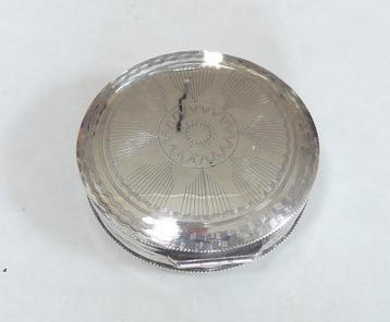 Pillendoosje, Hollands. antiek, zilver.65,00 euro. beschikbaar voor biedingen