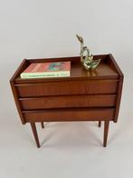 Small Danish Teak Cabinet with Curved Front, Ophalen, Z, Z, 1 of 2 laden