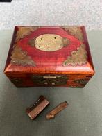 Antieke chinees houten sieradendoos met slot, Ophalen of Verzenden