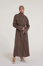 Ash brown Satin dress en coat, Kleding | Dames, Overige Dameskleding, Nieuw, Ophalen of Verzenden