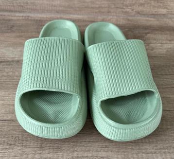 clowdpillow flops 38.5 groen beschikbaar voor biedingen