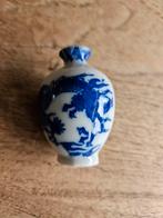 Klein Chinees porseleinen vaasje, Ophalen of Verzenden