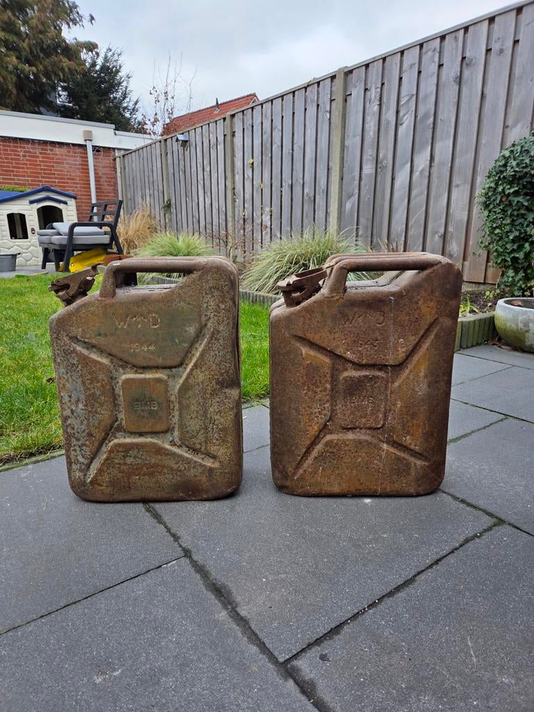 Set originele Britse WW2 Jerrycans - BMB 1943 & 1944, Verzamelen, Militaria | Tweede Wereldoorlog, Ophalen of Verzenden, Engeland