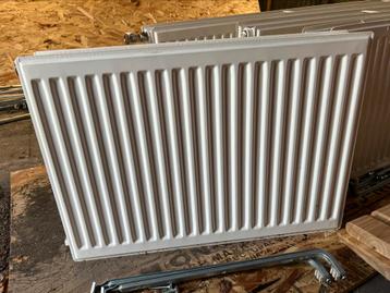 Witte radiator 70x50x9,3 cm – in goede staat beschikbaar voor biedingen