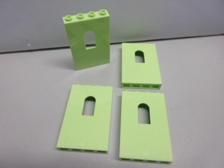 nr. 8909, 4 lichtgroene panelen, 1x4x5. Verzenden mogelijk., Kinderen en Baby's, Speelgoed | Duplo en Lego, Zo goed als nieuw