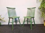 2x Vintage spijlstoelen  jaren 60/70 retro green chairs, Huis en Inrichting, Stoelen, Twee, Gebruikt, Deens Scandinavisch dutch pastoe design sixties seventies