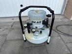 Jun Air stille compressor, 10 bar of meer, Ophalen of Verzenden, Zo goed als nieuw, Minder dan 200 liter/min