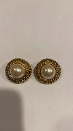Oorclips double met parels 3 cm doorsnee gemerkt, Sieraden, Tassen en Uiterlijk, Antieke sieraden, Ophalen of Verzenden, Overige materialen