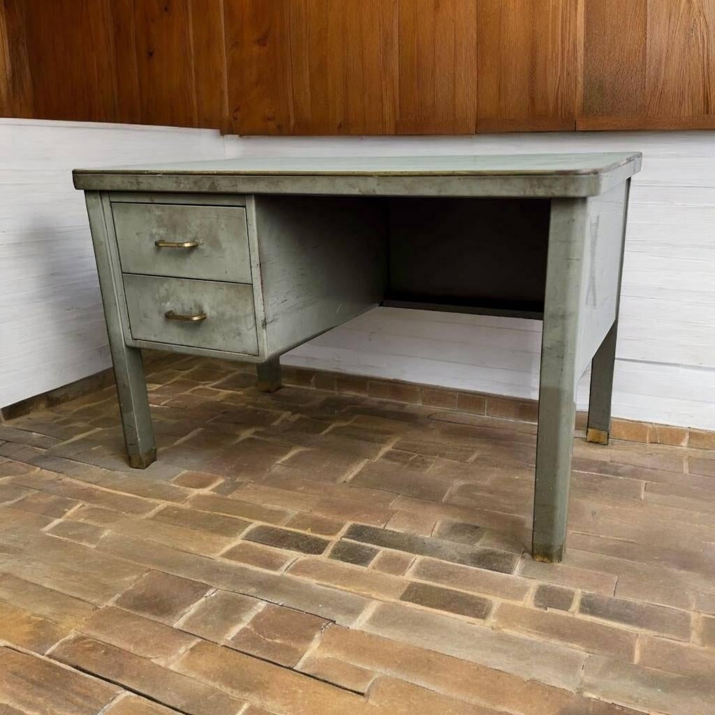 Vintage industriële desk / bureau ACIOR met muntgroen blad, Huis en Inrichting, Bureaus, Ophalen