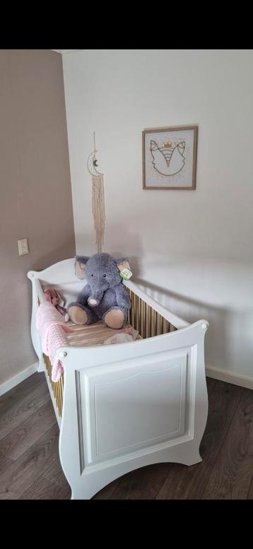 Complete Babykamer - Ledikant, Kast & Meer! beschikbaar voor biedingen