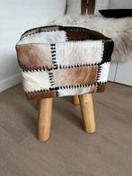 Houten krukje met koeienhuid, Ophalen, Zo goed als nieuw, Hout