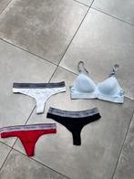 4 X CALVIN KLEIN ONDERGOED STRINGS / BH MAAT L, Kleding | Dames, Calvin Klein, Ophalen of Verzenden, Overige kleuren, Setje