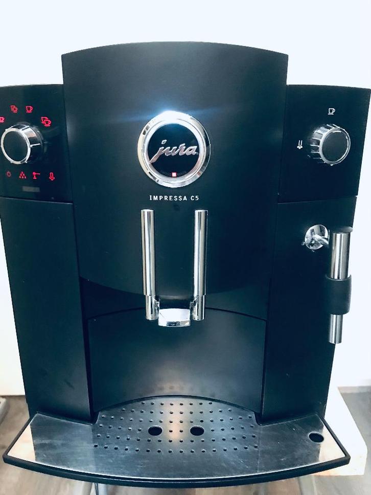 Prachtige Jura C5 met een premium servicebeurt., Witgoed en Apparatuur, Koffiezetapparaten, Zo goed als nieuw, Gemalen koffie