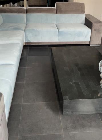 Loungebank velvet baby blauw - licht grijs.