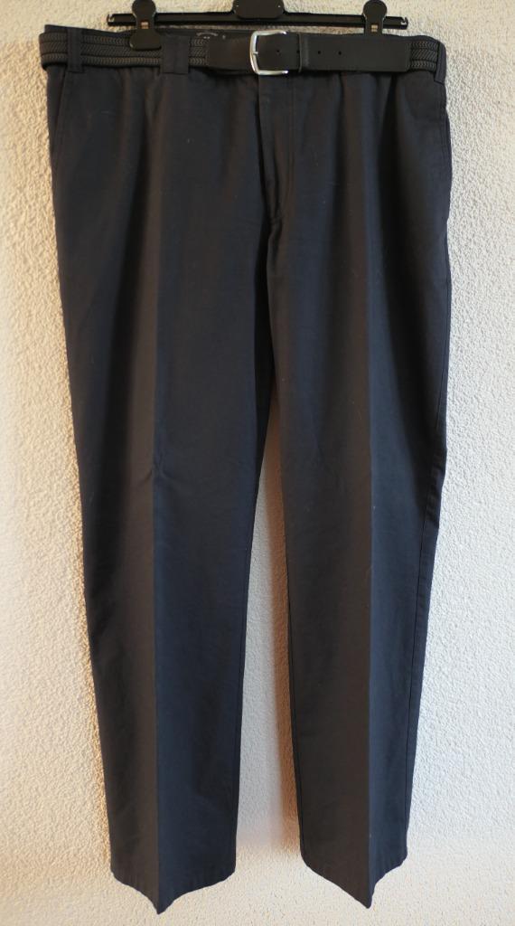 Zwarte herenpantalon Luigi Morini met riem maat 27 (52), Kleding | Heren, Broeken en Pantalons, Zo goed als nieuw, Maat 52/54 (L)