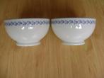 2x AH schaal wit met blauw randje / bloemetje, Huis en Inrichting, Ophalen of Verzenden, Overige stijlen, Aardewerk, Schaal of Schalen