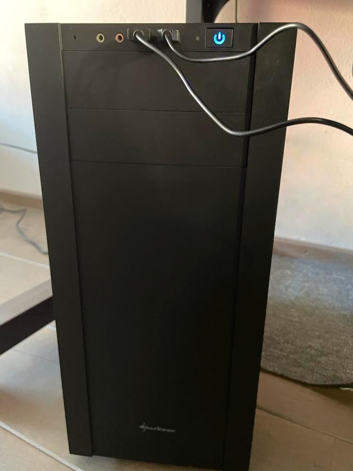 Game PC + Logitech G29 & Farmstick, Computers en Software, Toetsenborden, Gebruikt, Qwerty, Bedraad, Toetsenbord en muis-set, Ophalen