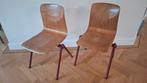 Leuke vintage schoolstoeltjes - prijs voor beiden!, Huis en Inrichting, Stoelen, Ophalen, Gebruikt, Twee, Bruin