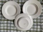 3 diepe borden Wedgwood Edme worden niet meer gemaakt, Ophalen of Verzenden, Zo goed als nieuw, Bord(en), Wedgwood