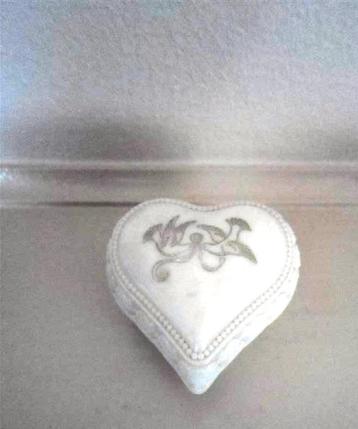 Avon 'Heartscent` Cream Sachet . Cream parfum compact. beschikbaar voor biedingen