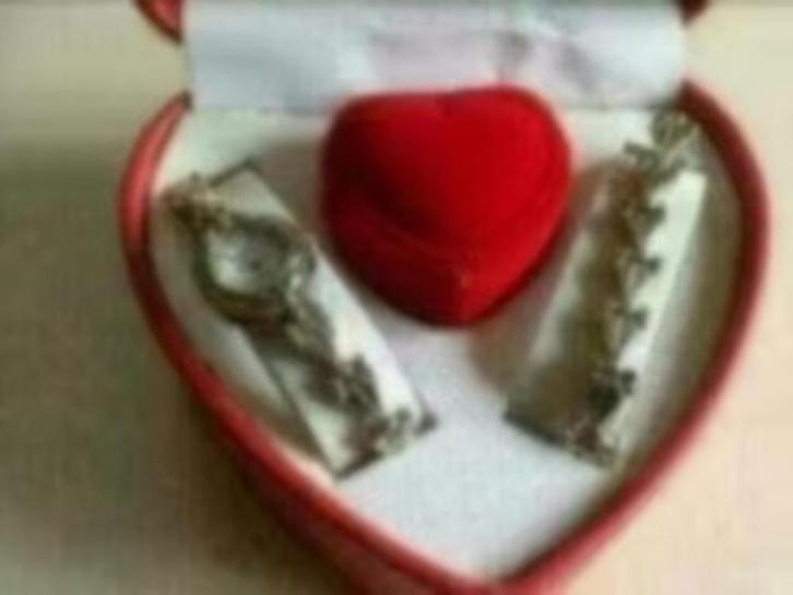Sieradenset van : my wish collezioni, Sieraden, Tassen en Uiterlijk, Kettingen, Zo goed als nieuw, Overige materialen, Met hanger
