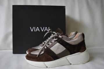 VIAVAI maat 40 Lederen Sneakers NIEUWSTAAT  beschikbaar voor biedingen